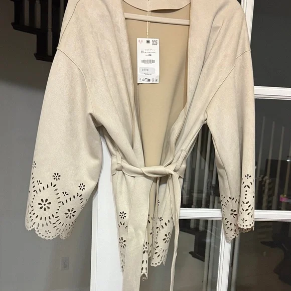 NWT Size Large Zara Faux Suede Cream Belted Blazer with Cutout Details - Picture 3 of 4